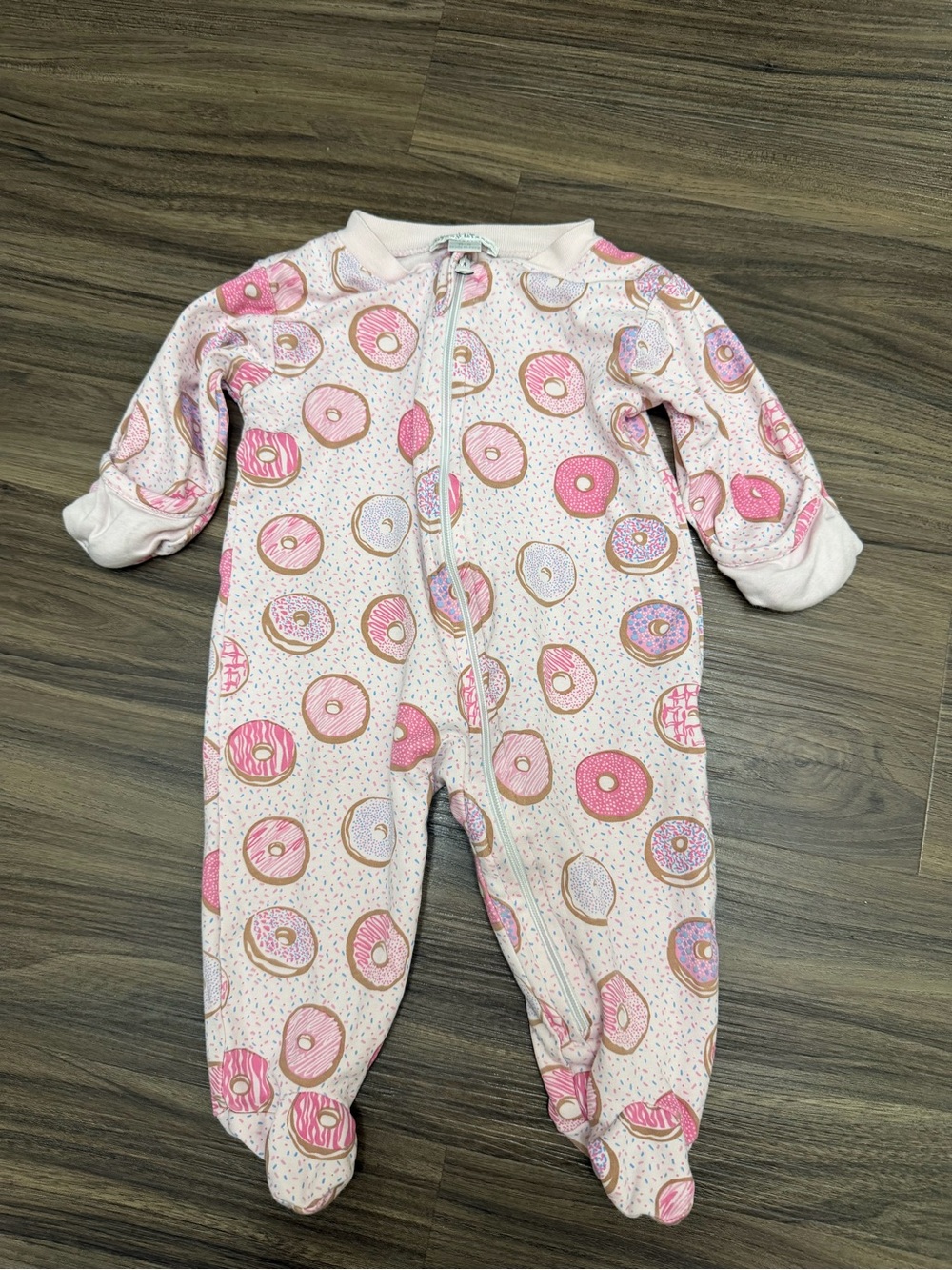 Kissy Kissy baby size 0-3m Donut Footie pink cute